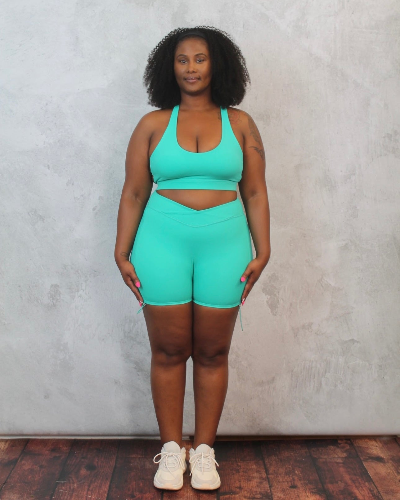 SEAMLESS SPORTS BRA WITH BIKER SHORTS - TURQUOISE